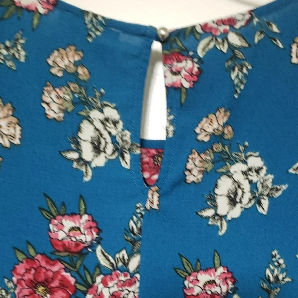 Apt. 9 Flutter Sleeve Blue Ruffled Blouse - Picture 5 of 8